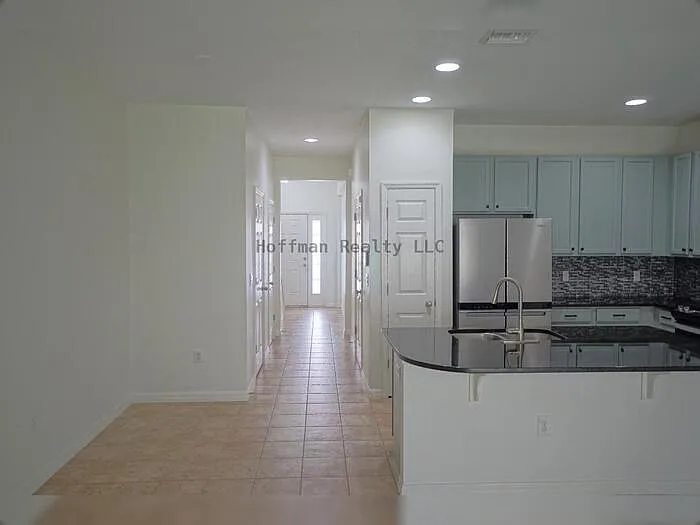 3 bed, 2.5 bath, 1416 sqft, $2,200 — Photo 4