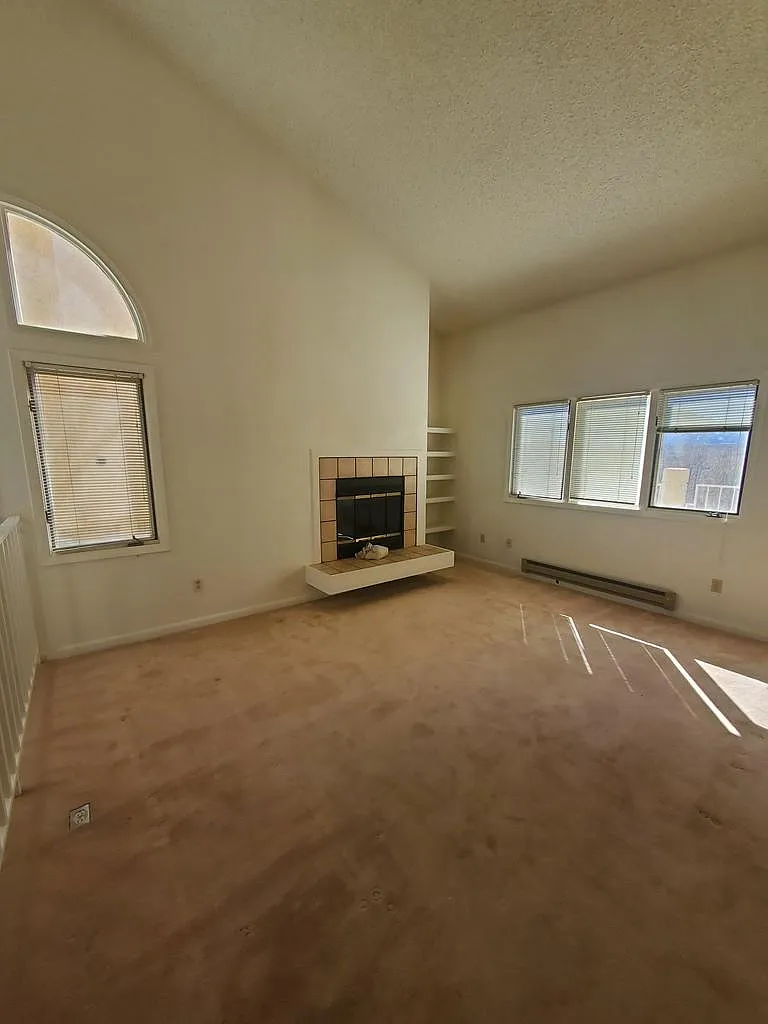 Building Photo - 552 Observatory Dr