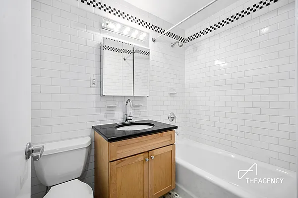 Rented by The Agency | media 10