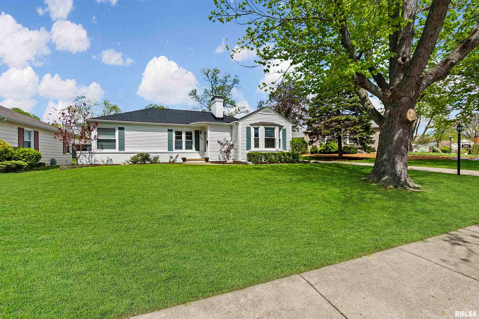 605 W Ridgemont Rd photo 1