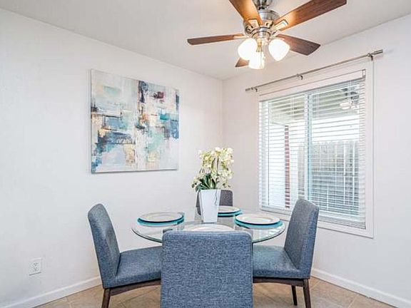 4th image of 4449 Menlo Ave #1