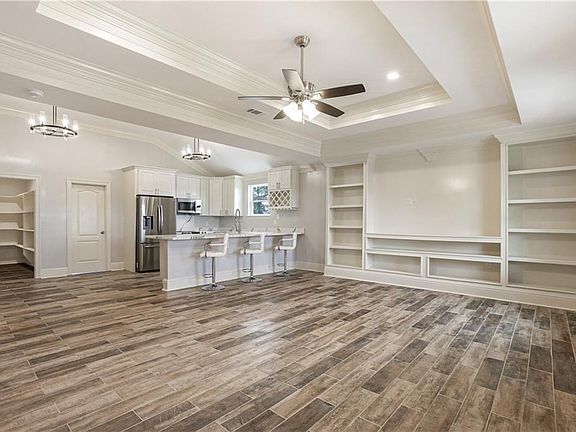 3rd image of 8626 Palmetto St