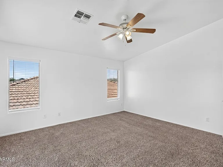 7823 S 48th Ln — Photo 18