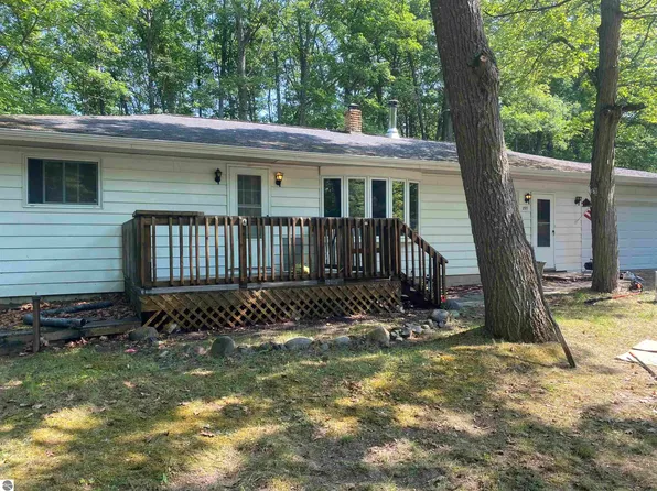 297 W Deer Rd, Spruce, MI 48762