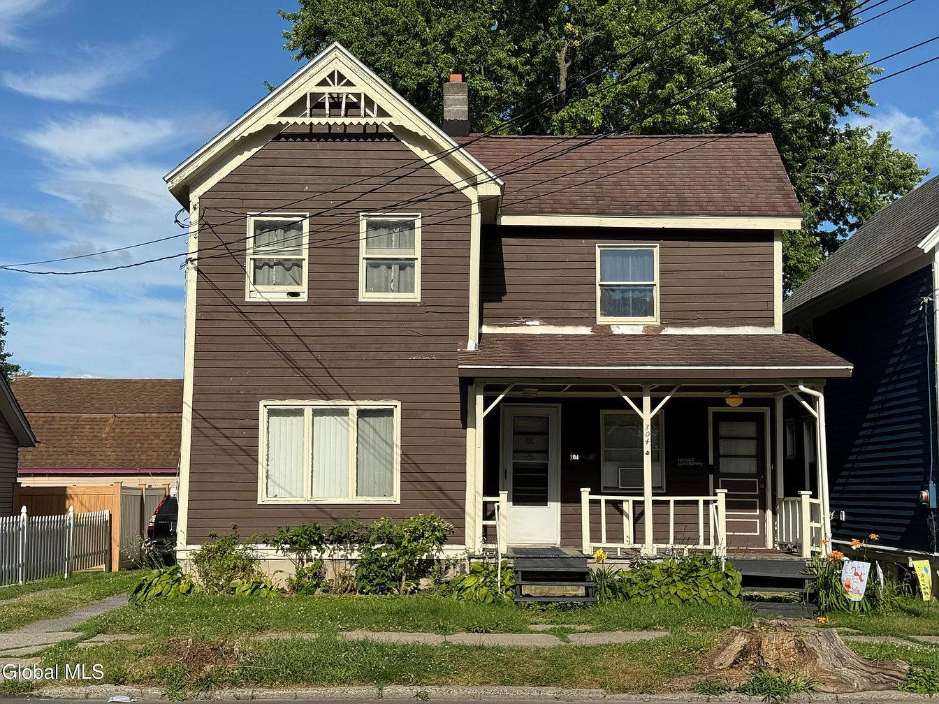 1st image of 304 N Market Street