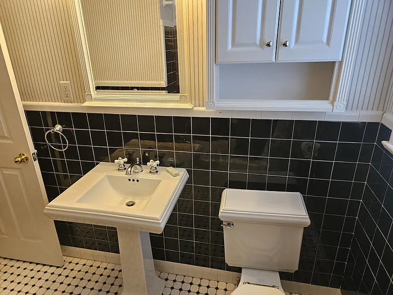2724 Wilshire Ave SW — Photo 17