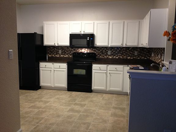 3rd image of 2328 Rockview Ln