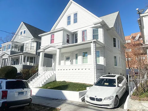 40 Bronx Ave #3 Photo 1
