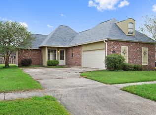 6300 Woodside Dr, Zachary, LA 70791