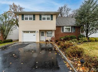 1396 Omara Dr, Union, NJ 07083