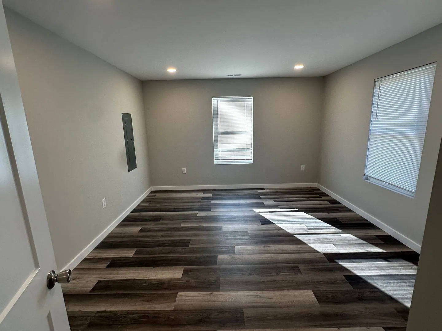 Available now! Brand new - 2BR/2BA with garage Clear Creek — Photo 4