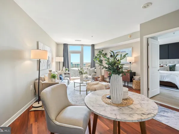555 Massachusetts Ave NW APT 1419, Washington, DC 20001