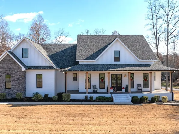 52 Windwood Dr, Fayetteville, TN 37334