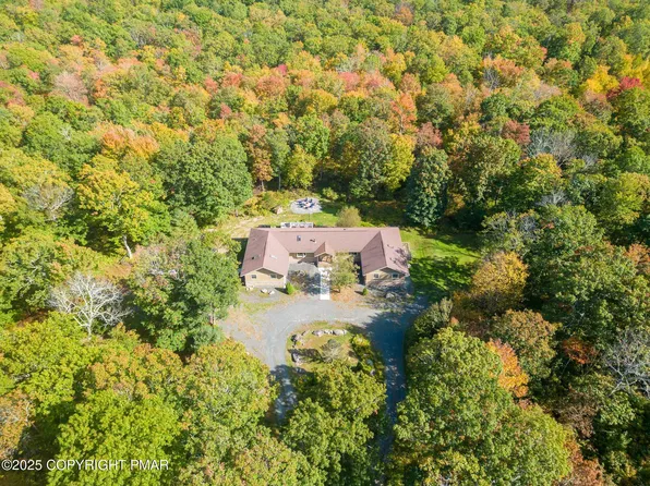 208 Rock Hill Dr, Dingmans Ferry, PA 18328