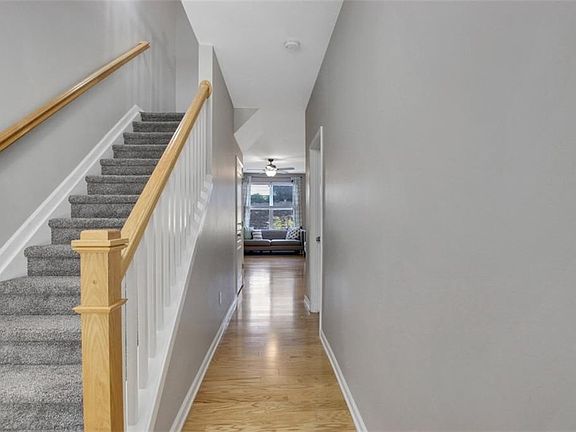 5th image of 214 Stone Park Dr