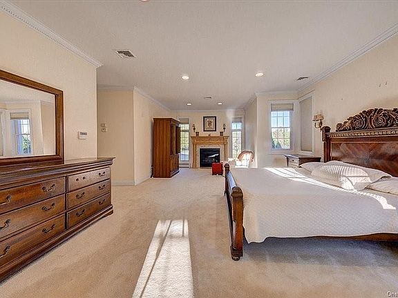 Master BR Suite w Fireplace
