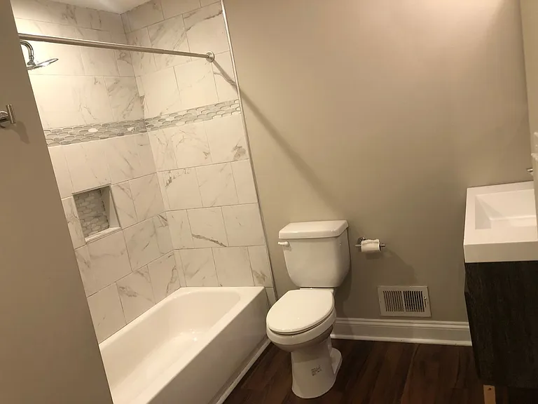227 N Rose St — Photo 12
