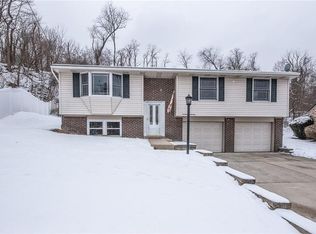 451 Crestview Dr, Pittsburgh, PA 15239