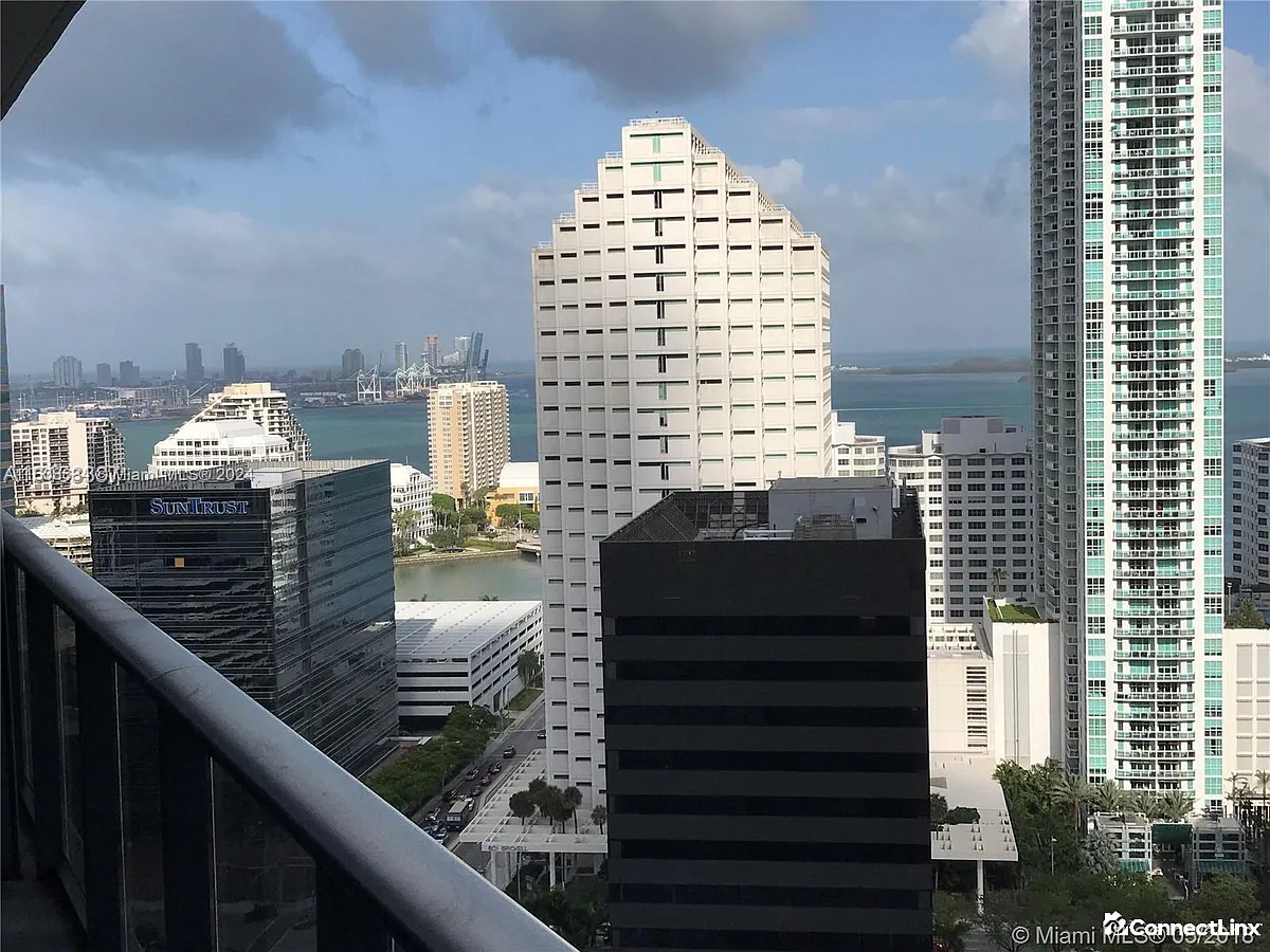 Building Photo - 801 S Miami Ave #1402