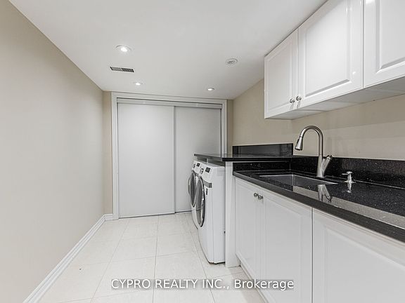 4th image of 22 Banstock Dr