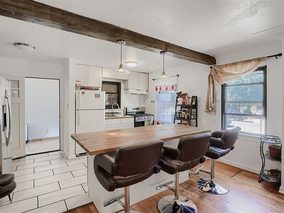 1st image of 2840 W Irvington Place