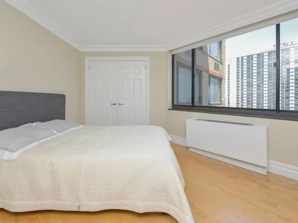 377 Rector Place image 9 of 25