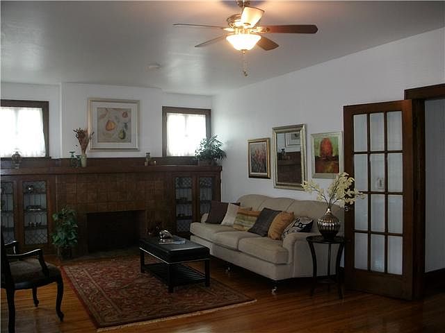 1st image of 74 W Lakeview Ave