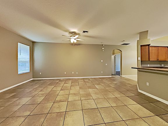 3rd image of 2137 The Oaks Blvd