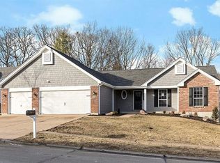3041 Summerfield Manor Dr, Saint Louis, MO 63129