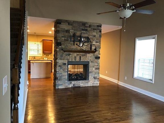 3rd image of 3712 Sunflower St