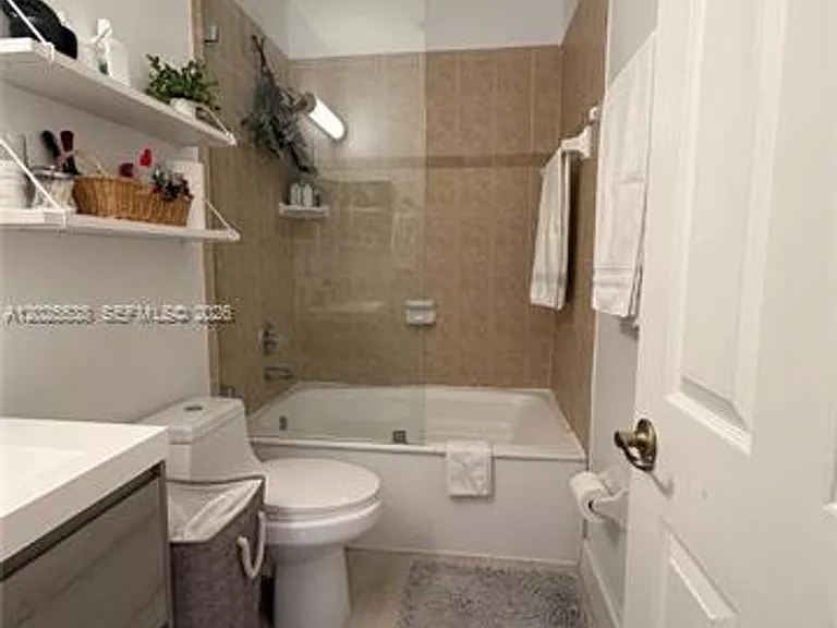 5420 NW 107th Ave #303 — Photo 9