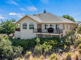1421 Devonridge Dr, Klamath Falls, OR 97601