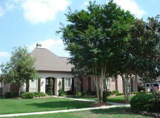 219 Cresthill Dr, Youngsville, LA 70592
