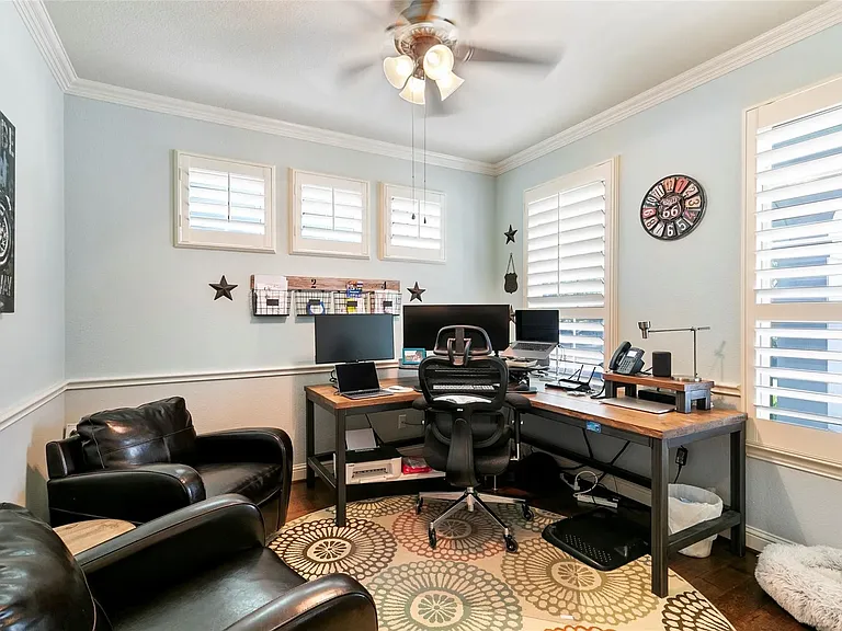 1007 Charleston Ln — Photo 6