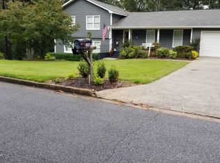 105 River Hills Ln, Macon, GA 31211
