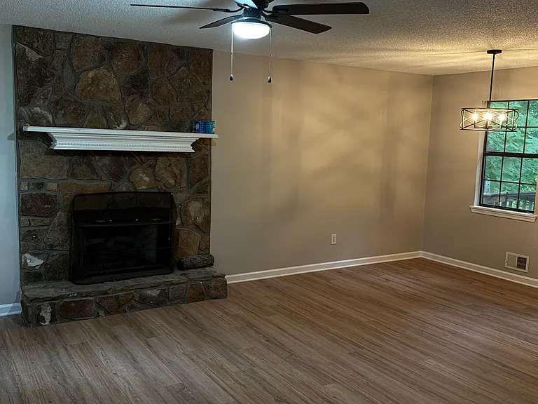 125 Westwood Dr — Photo 4