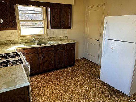 4th image of 2716 W Humboldt St