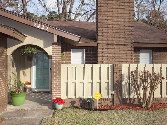 3rd image of 2422 Belair Dr