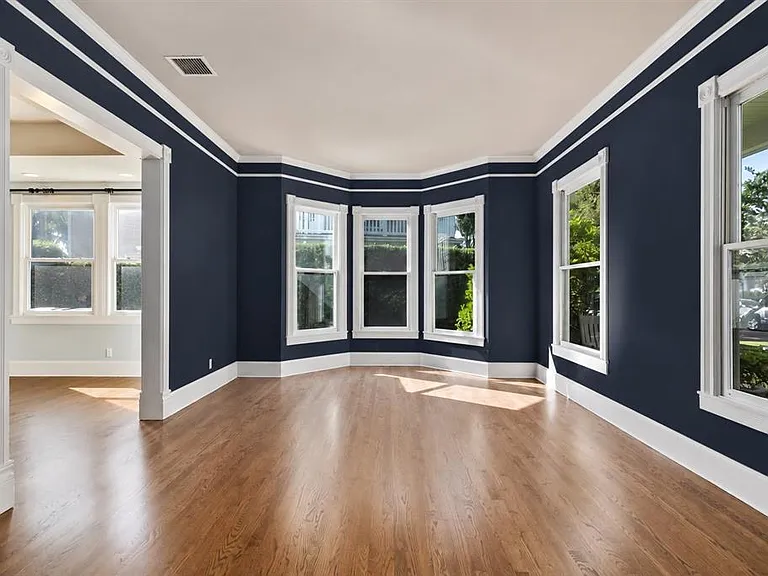 1119 Belleaire Cir — Photo 11