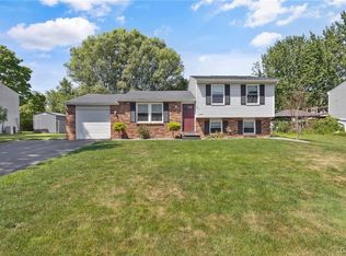 8307 Spicebush Trl, Liverpool, NY 13090