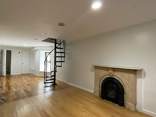 Rented by REAL New York | media 27