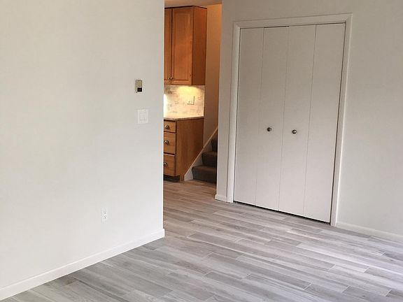 3rd image of 32 Lincoln St
