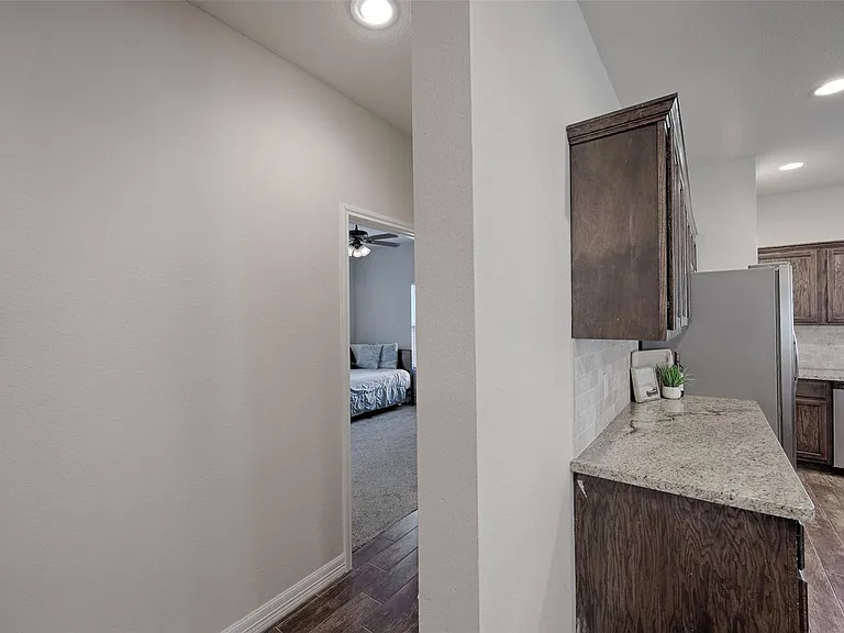 1122 Detroit St — Photo 12