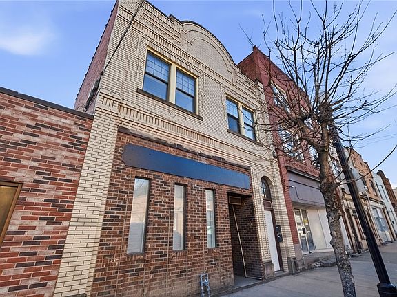 2nd image of 813 Broadway Ave