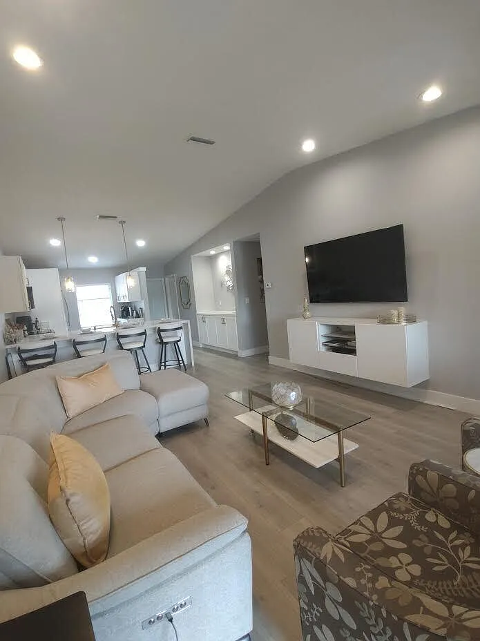 2 bed, 2.0 bath, 1022 sqft, $3,200 — Photo 2