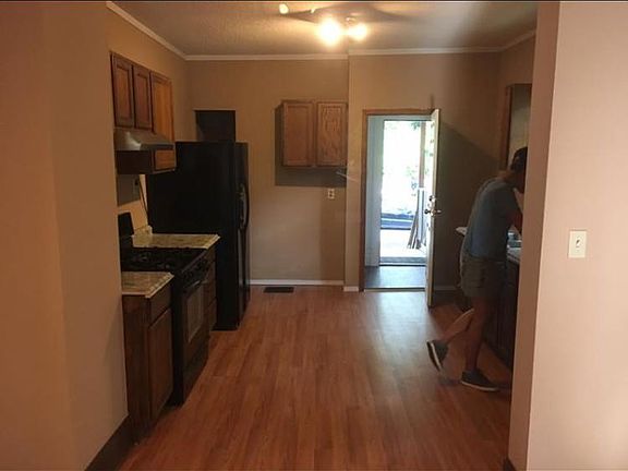 3rd image of 157 Hyde Ave