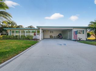 705 Falcon Dr, Tavares, FL 32778