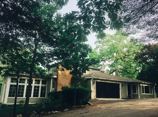 302 Summit Dr, Tower Lakes, IL 60010