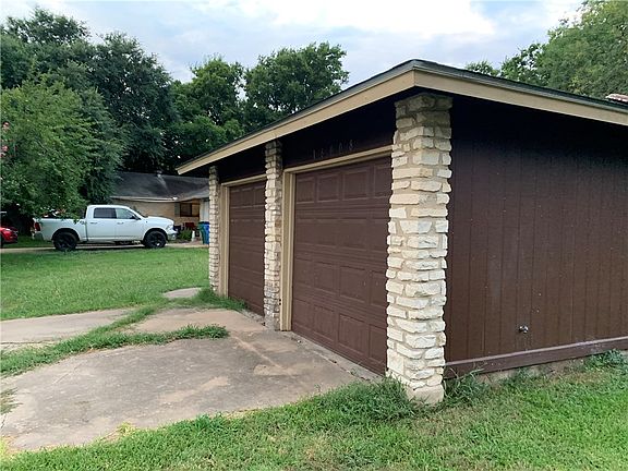 3rd image of 16008 Parkway Dr