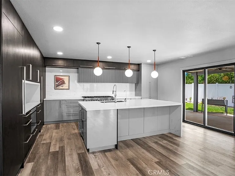 24050 Canyon Lake Dr N — Photo 9